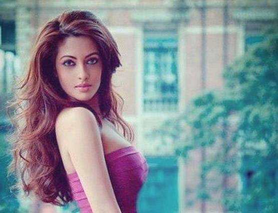 रिया सेन का सेक्स वीडियो हुआ था लीक, अश्मित पटेल के साथ दिखीं INTIMATE