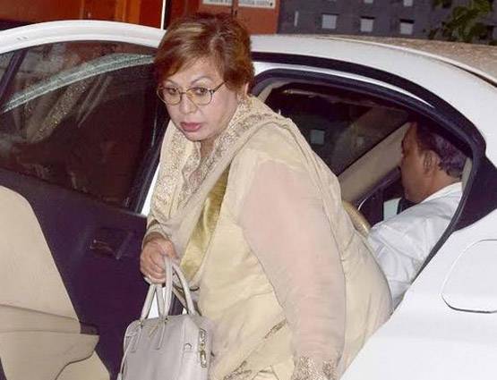 बहन अर्पिता के घर बप्पा के दर्शन करने पहुंचे सलमान, मलाइका से लेकर यूलिया तक ये CELEBS भी आए नजर