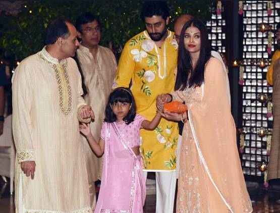 बेटी आराध्या के साथ MOMMY ऐश्वर्या ने किए गणपति बप्पा के दर्शन