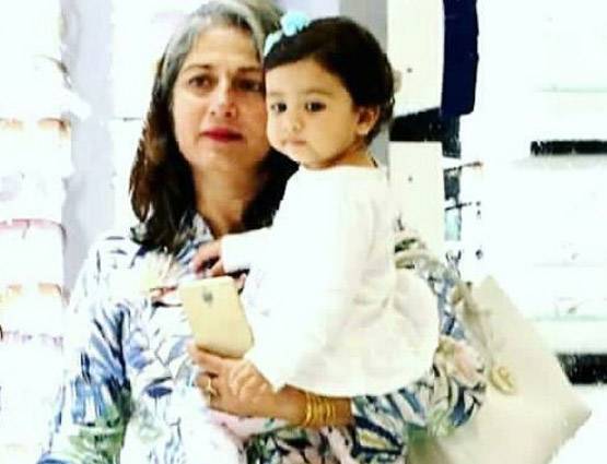 जब बेबी गर्ल मीशा ने काटा अपना 1st बर्थडे केक, PHOTOS वायरल