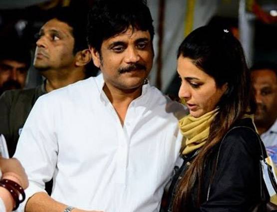 केबीसी होस्ट कर चुके इस एक्टर की वजह से आज भी सिंगल हैं तब्बू