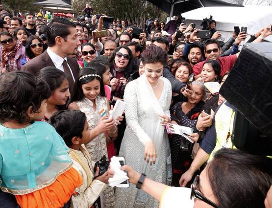 मेलबर्न में ऐश्वर्या राय ने बेटी आराध्या संग फहराया तिरंगा, PHOTOS