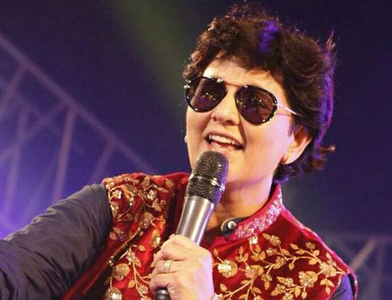 नवरात्र में एक गरबा नाइट के लिए 20 लाख लेती हैं ये सिंगर, पापा को पसंद नहीं था ये काम