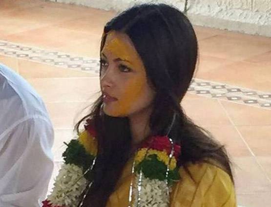 रिया सेन का सेक्स वीडियो हुआ था लीक, अश्मित पटेल के साथ दिखीं INTIMATE