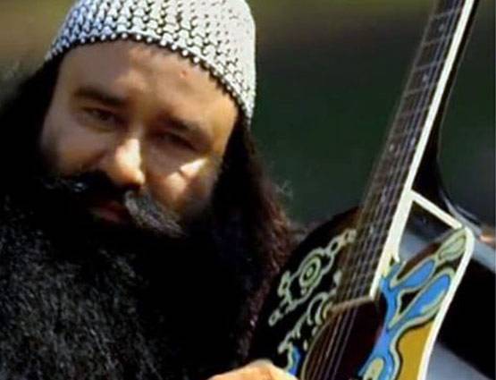 यौन शोषण के आरोप में फंसे हैं राम रहीम, फिल्म से बना चुके हैं रिकॉर्ड