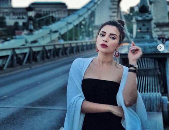 शमा सिकंदर स्विट्जरलैंड में मना रही हैं छुट्टियां, शेयर की BIKINI PHOTO