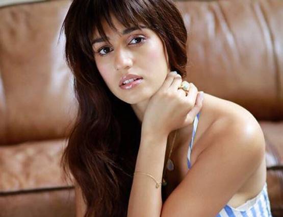 दिशा पटानी ने शेयर की BACKLESS फोटो, लोगों ने कहा- PORNSTAR बन जाओ