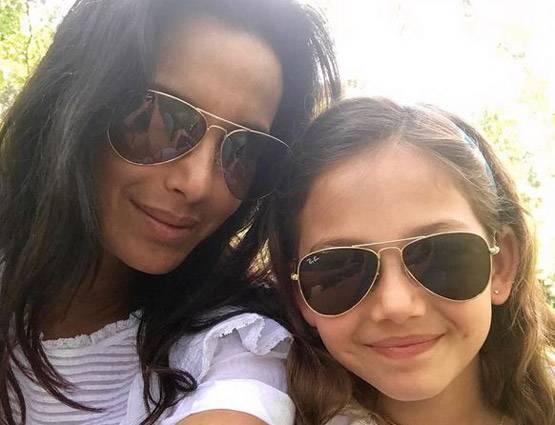 1 साल की उम्र में मां-बाप के बीच हो गया था तलाक, कुछ ऐसा बीता इस मॉडल का बचपन