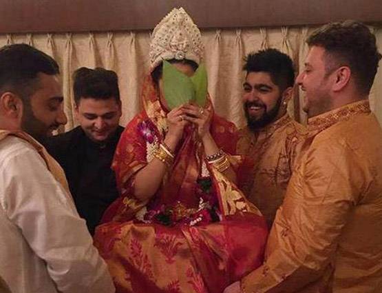 रिया सेन का सेक्स वीडियो हुआ था लीक, अश्मित पटेल के साथ दिखीं INTIMATE