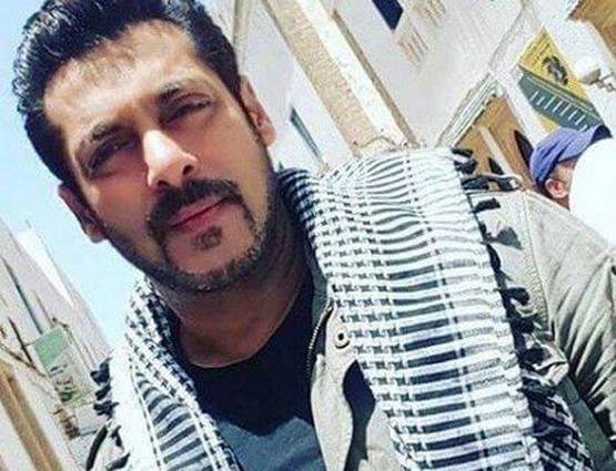 टाइगर जिंदा है की ऐसे शूटिंग कर रहे हैं सलमान-कटरीना, नई फोटो VIRAL