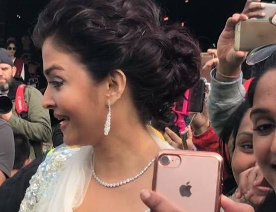 मेलबर्न में ऐश्वर्या राय ने बेटी आराध्या संग फहराया तिरंगा, PHOTOS