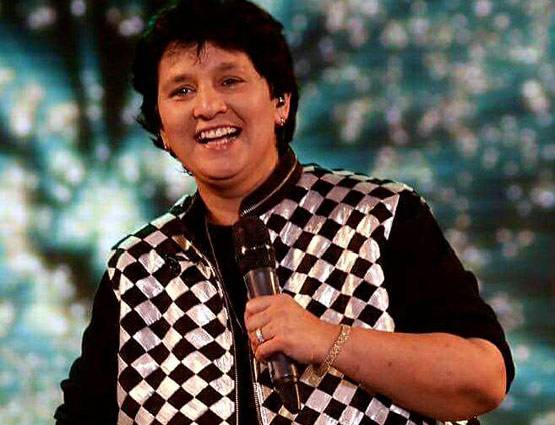 नवरात्र में एक गरबा नाइट के लिए 20 लाख लेती हैं ये सिंगर, पापा को पसंद नहीं था ये काम