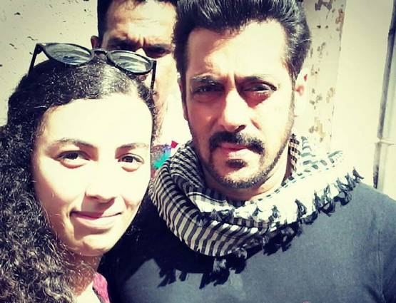 टाइगर जिंदा है की ऐसे शूटिंग कर रहे हैं सलमान-कटरीना, नई फोटो VIRAL