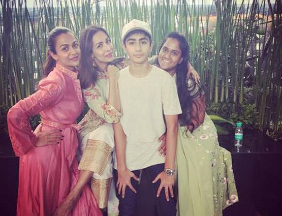 बहन अर्पिता के घर बप्पा के दर्शन करने पहुंचे सलमान, मलाइका से लेकर यूलिया तक ये CELEBS भी आए नजर