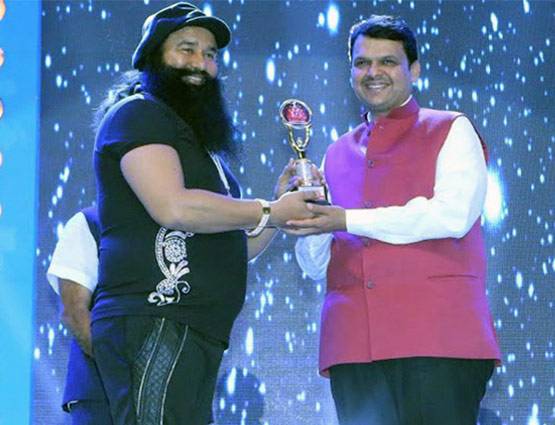 यौन शोषण के आरोप में फंसे हैं राम रहीम, फिल्म से बना चुके हैं रिकॉर्ड