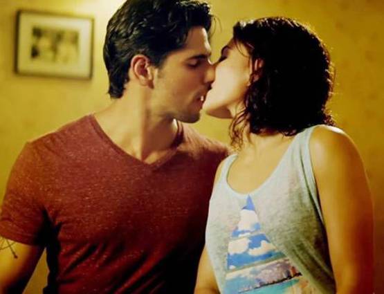 8 कट के साथ पास हुए बाबूमोशाय नवाज, नजर आएगा हॉट अवतार, देखें  PHOTOs