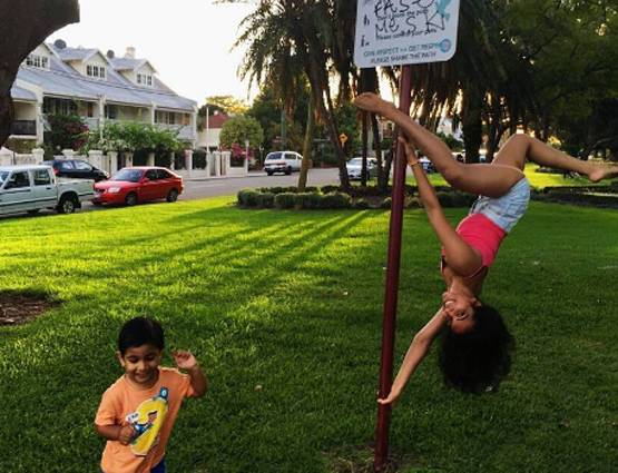 मां के साथ से पोल डांसर बनी ये मुस्लिम लड़की, डिप्रेशन को दी मात