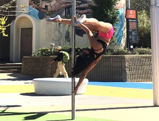 मां के साथ से पोल डांसर बनी ये मुस्लिम लड़की, डिप्रेशन को दी मात