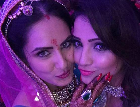 PHOTOS:'महादेव' की पार्वती ने बॉयफ्रेंड से की सगाई, 9 साल से था अफेयर