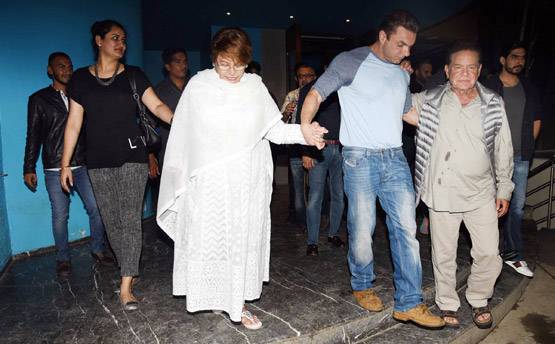 EX हसबैंड की बर्थडे पार्टी में सबसे छोटी ड्रेस में पहुंची मलाइका अरोड़ा