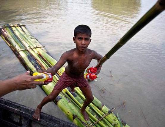 देश में जारी कुदरत का कहर, कहीं बाढ़ तो कहीं भूस्खलन
