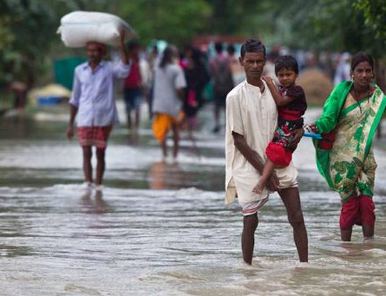 देश में जारी कुदरत का कहर, कहीं बाढ़ तो कहीं भूस्खलन