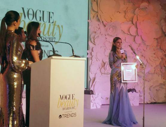 बच्चन परिवार की बहू और बेटियों का दिखा ग्लैमरस अंदाज...