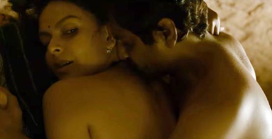 18 साल बड़े एक्टर के साथ दिए BOLD सीन, खुद रीटेक के लिए बोली एक्ट्रेस