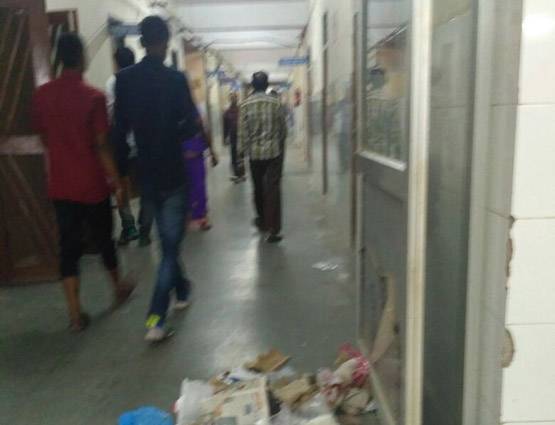 तस्वीरों में देखिए...गोरखपुर मेडिकल कॉलेज की कड़वी हकीकत...