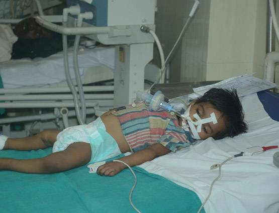 तस्वीरों में देखिए...गोरखपुर मेडिकल कॉलेज की कड़वी हकीकत...