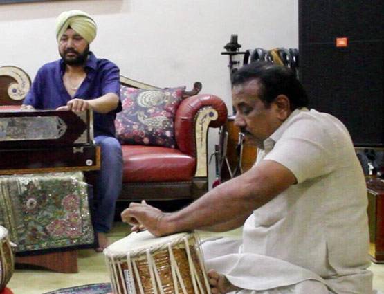 11 साल की उम्र में छोड़ा था घर, नाम के साथ क्यों मेहंदी लगाते हैं दलेर