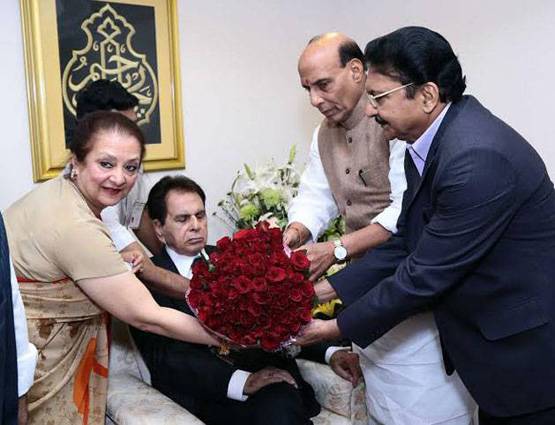 इस कारण 50 साल से बेऔलाद हैं दिलीप कुमार, छिपी है ये दर्दनाक वजह