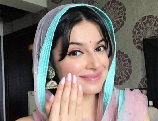 ये हैं गुलशन कुमार की खूबसूरत बहू, अक्षय कुमार के अपोजिट कर चुकी हैं काम