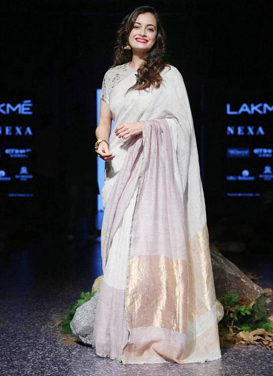 लैक्मे फैशन वीक के रैंप पर ये क्या पहनकर पहुंचे रणवीर, इन एक्ट्रेसि‍स ने भी उड़ाए होश