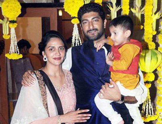 PHOTOS रानी पिंक कलर में ईशा देओल ने क्या खूब जमाया गोद भराई का रंग