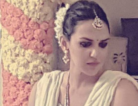 PHOTOS रानी पिंक कलर में ईशा देओल ने क्या खूब जमाया गोद भराई का रंग