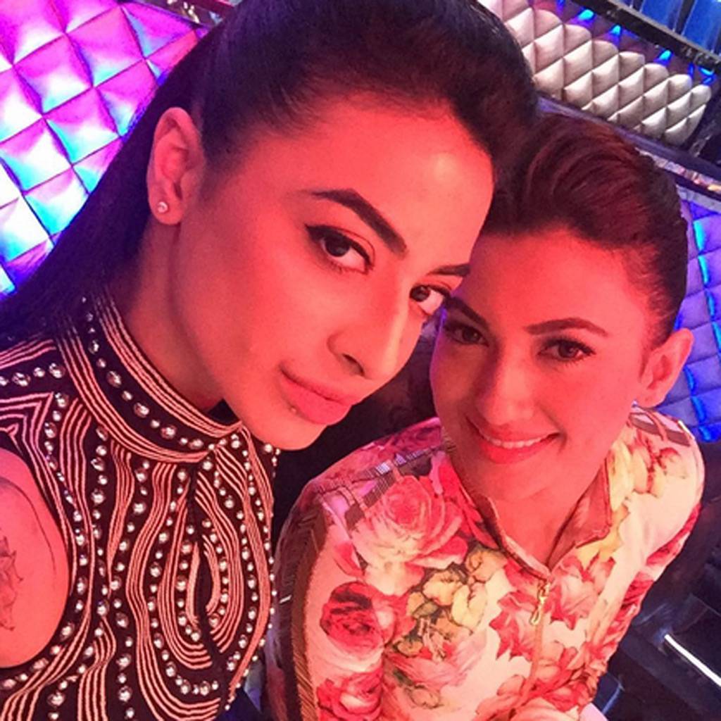 रैंप पर चलते हुए फट गई थी गौहर की ड्रेस, लव जेहाद का भी लगा है आरोप