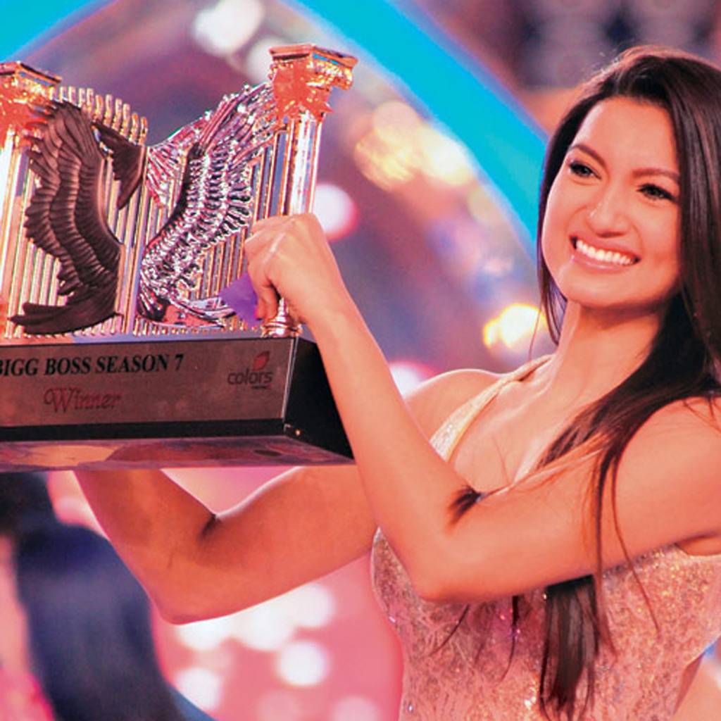 रैंप पर चलते हुए फट गई थी गौहर की ड्रेस, लव जेहाद का भी लगा है आरोप