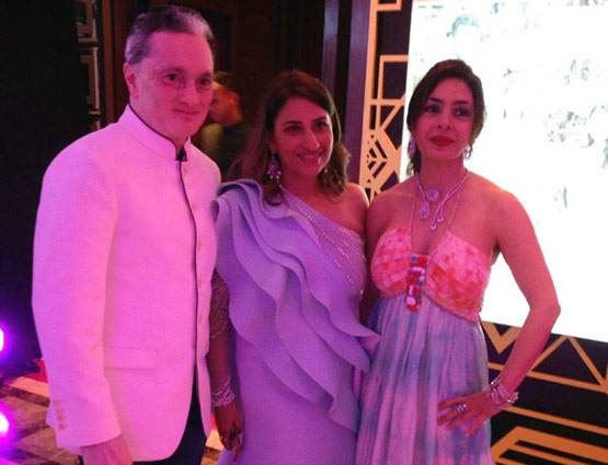 अंबानी जैसा घर, प्राइवेट जेट का मालिक है ये अरबपति, ऐसी है Luxry Life