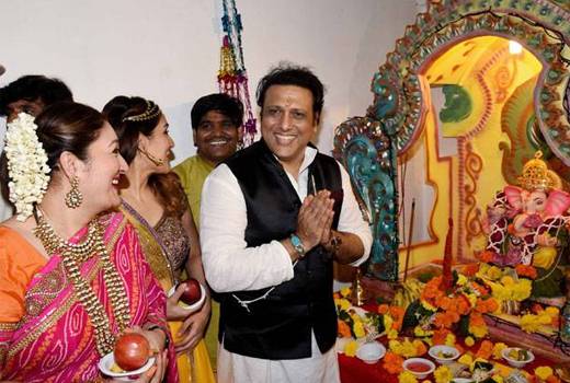 ये बॉलीवुड स्टार्स है गणेश भक्त, यहां हर साल विराजते हैं बप्पा