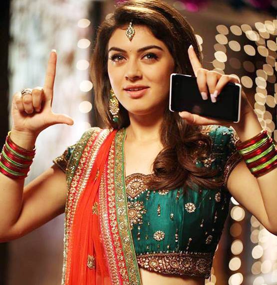 नहाते हुए इस एक्ट्रेस का वीडियो हुआ था वायरल, मां पर फिल्मों में धकेलने का आरोप