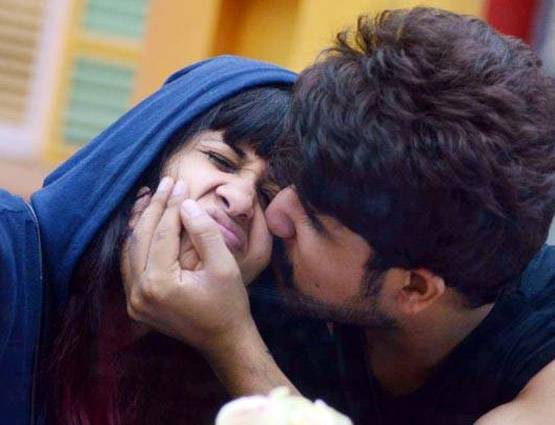 इस टीवी एक्ट्रेस से 8 साल छोटे हैं उनके पति, बिग बॉस में आए थे नजर