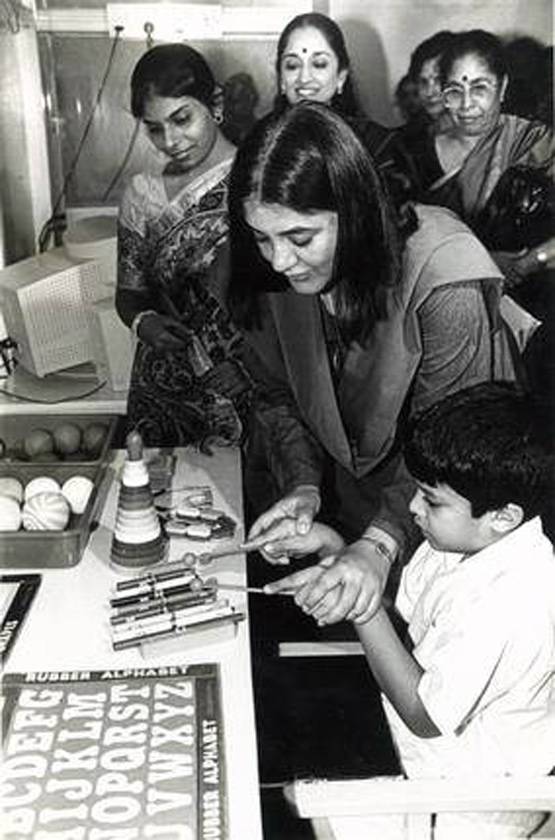 10 साल छोटी मॉडल से की थी संजय गांधी ने शादी, देखते ही चाहने लगे थे