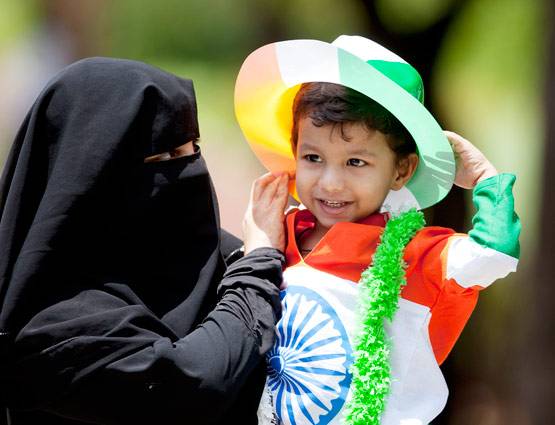 आजादी के जश्न की वो तस्वीरें जो बहुत कुछ बयां करती हैं...