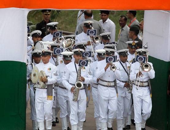 आजादी के जश्न की वो तस्वीरें जो बहुत कुछ बयां करती हैं...