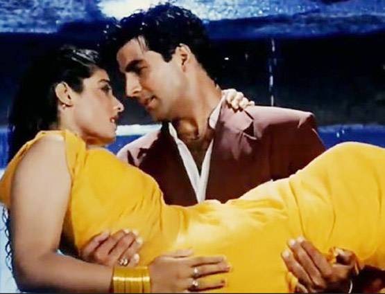 अक्षय-रवीना ने जान हथेली पर लेकर की थी टिप टिप बरसा की शूटिंग