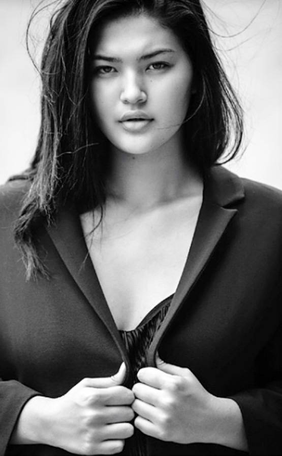 16 साल की है ये 'प्लस साइज' मॉडल, इन्हें देखकर पतली मॉडल्स को भूल जाएंगे