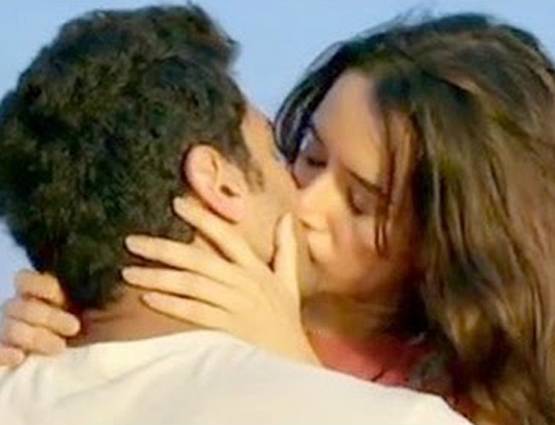 8 कट के साथ पास हुए बाबूमोशाय नवाज, नजर आएगा हॉट अवतार, देखें  PHOTOs