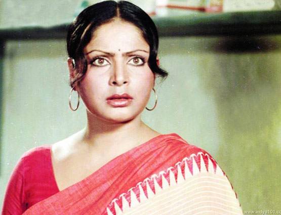 लाइमलाइट से दूर खेती करती है गुलजार की वाइफ राखी, अब दिखने लगी हैं ऐसी