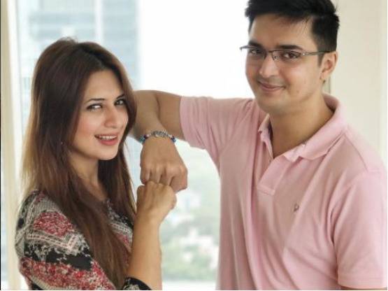 PHOTOS: ऐसे मनाया CELEBS ने रक्षाबंधन का त्योहार